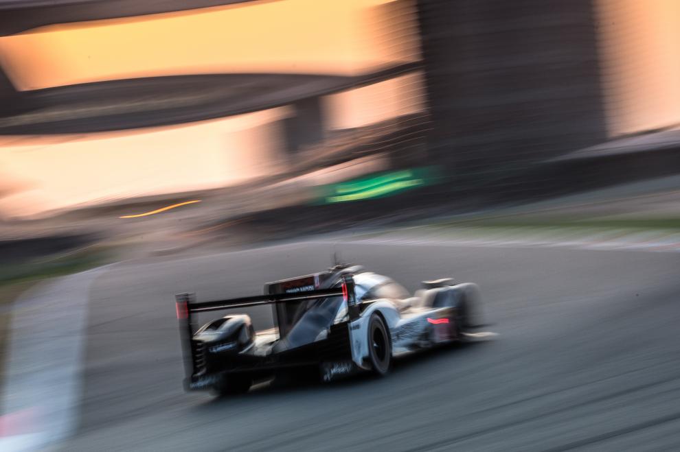 Porsche look strong in Shanghai practice