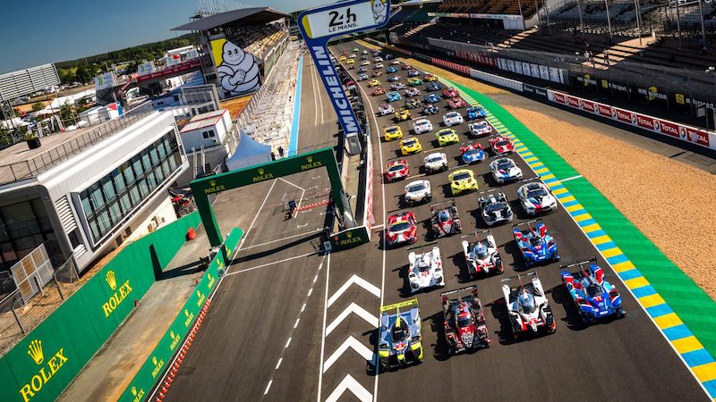 Test Day: Cars lined up on Le Mans grid