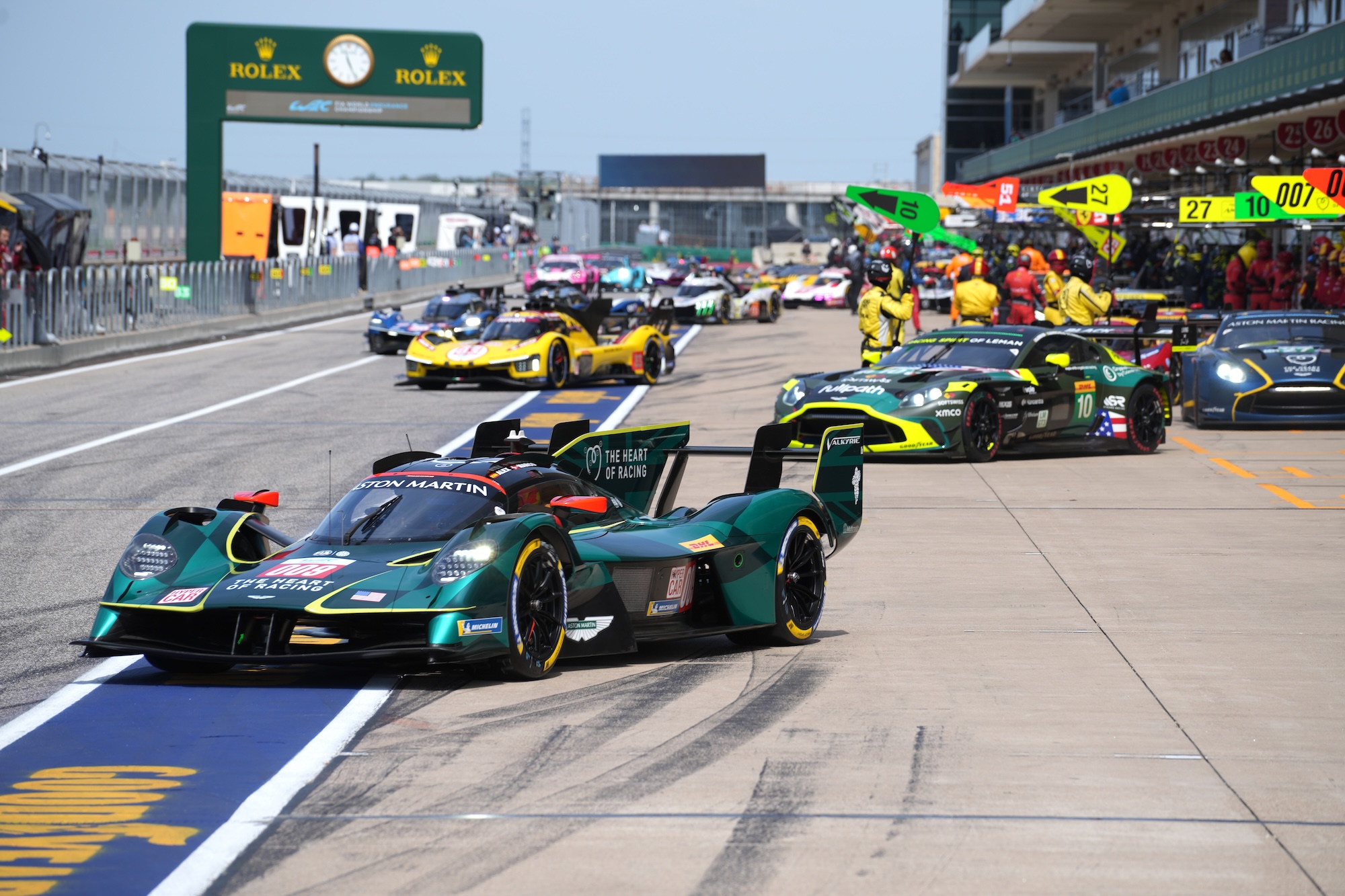 The pitlane was a heavy crowded place in COTA